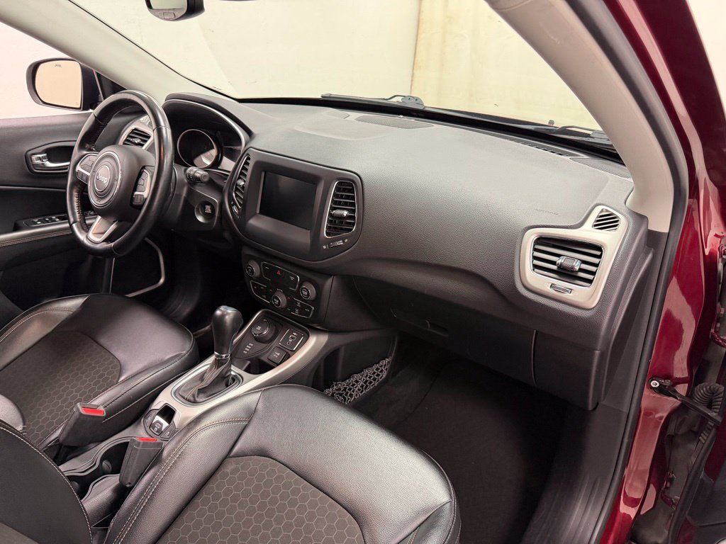 Used 2021 Jeep Compass Latitude w/ Convenience Group AWD/4WD image 11