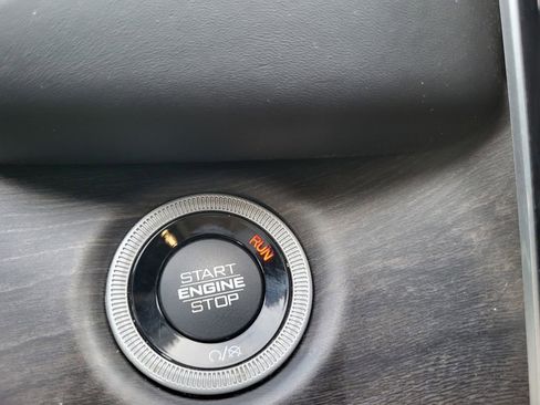 Used 2022 Jeep Grand Cherokee Limited 4xe image 21