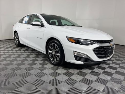 Used 2023 Chevrolet Malibu LT image 2
