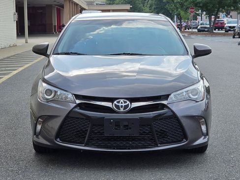 Used 2017 Toyota Camry SE FWD image 2