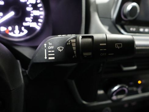 Used 2022 Nissan Rogue S image 37