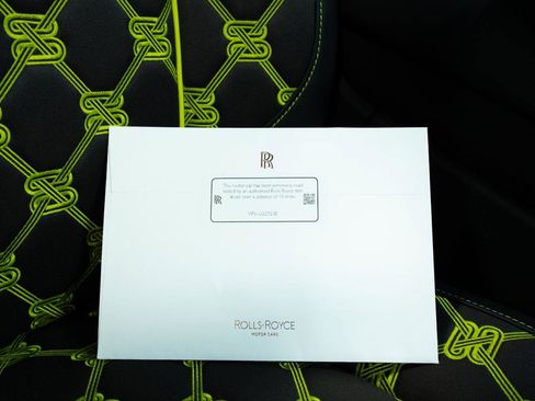 Used 2025 Rolls-Royce Cullinan Black Badge image 37