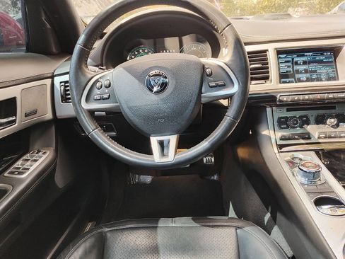 Used 2014 Jaguar XF 3.0 image 40