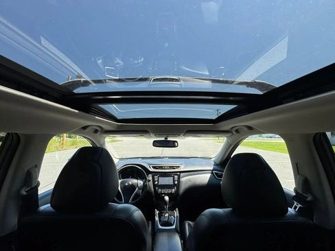 Used 2016 Nissan Rogue SL w/ SL Premium Package AWD/4WD image 19