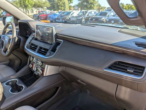 Used 2021 Chevrolet Tahoe LT w/ LT Signature Package image 41