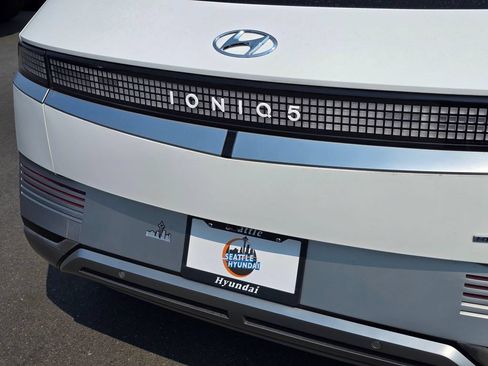 Used 2023 Hyundai Ioniq 5 Limited AWD/4WD image 13