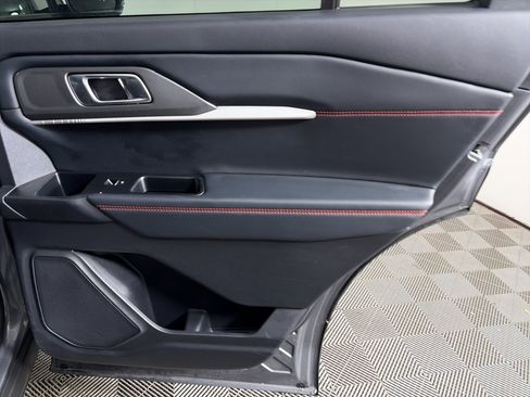 Used 2025 Ford Explorer ST-Line w/ ST-Line Street Pack image 43