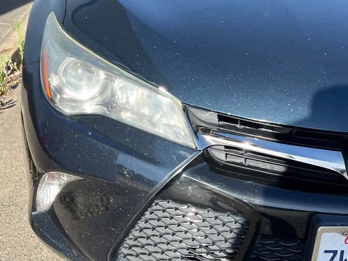 Used 2017 Toyota Camry SE FWD image 14