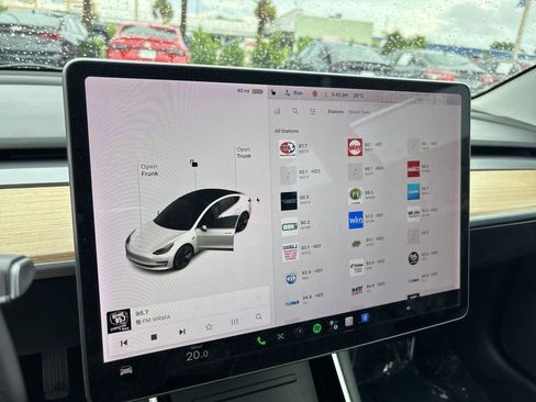 Used 2019 Tesla Model 3 Long Range RWD image 12