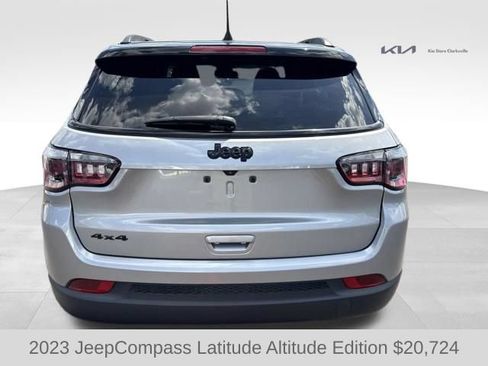 Used 2023 Jeep Compass Latitude w/ Convenience Group AWD/4WD image 7
