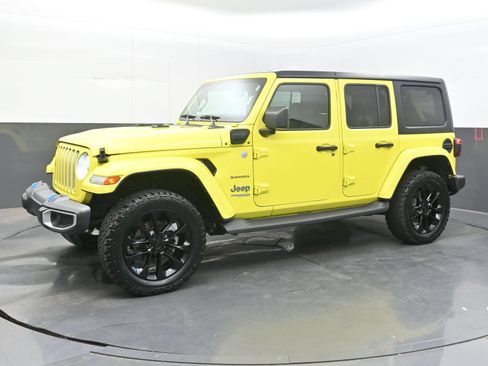 Used 2022 Jeep Wrangler Unlimited Sahara w/ Cold Weather Group AWD/4WD image 5