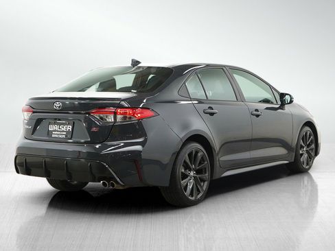 Used 2023 Toyota Corolla SE FWD image 5