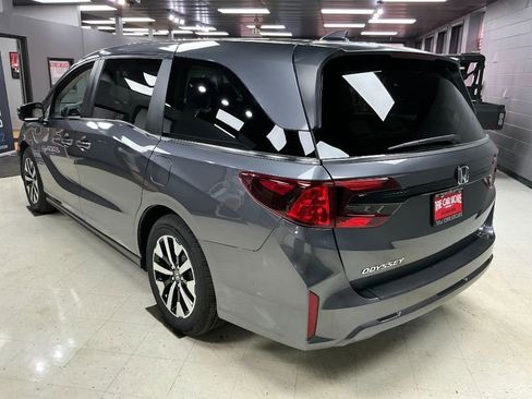 Used 2025 Honda Odyssey EX-L image 10