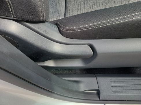 Used 2022 Nissan Rogue SV FWD image 9