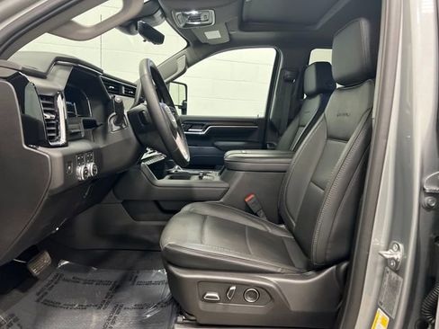 Used 2025 GMC Sierra 2500 Denali w/ Denali Reserve Package image 9