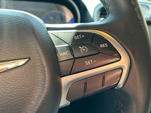 Used 2016 Chrysler 300 Limited RWD image 35