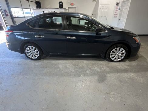 Used 2013 Nissan Sentra SV FWD image 2