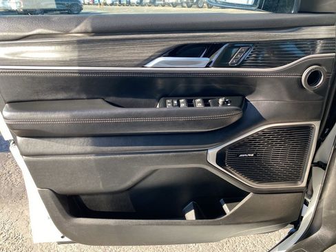 Used 2024 Jeep Wagoneer L Series II image 41