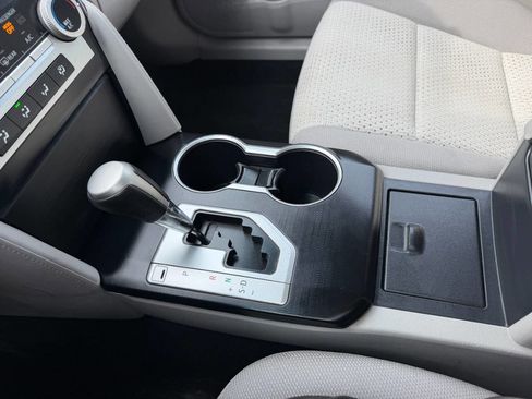 Used 2014 Toyota Camry LE image 46