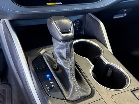 Certified 2024 Toyota Highlander XLE image 28