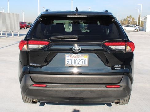 Certified 2022 Toyota RAV4 XLE image 4