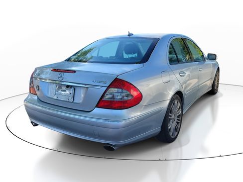 Used 2007 Mercedes-Benz E 350 4MATIC Sedan image 6