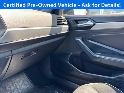 Certified 2023 Volkswagen Jetta Sport FWD image 17