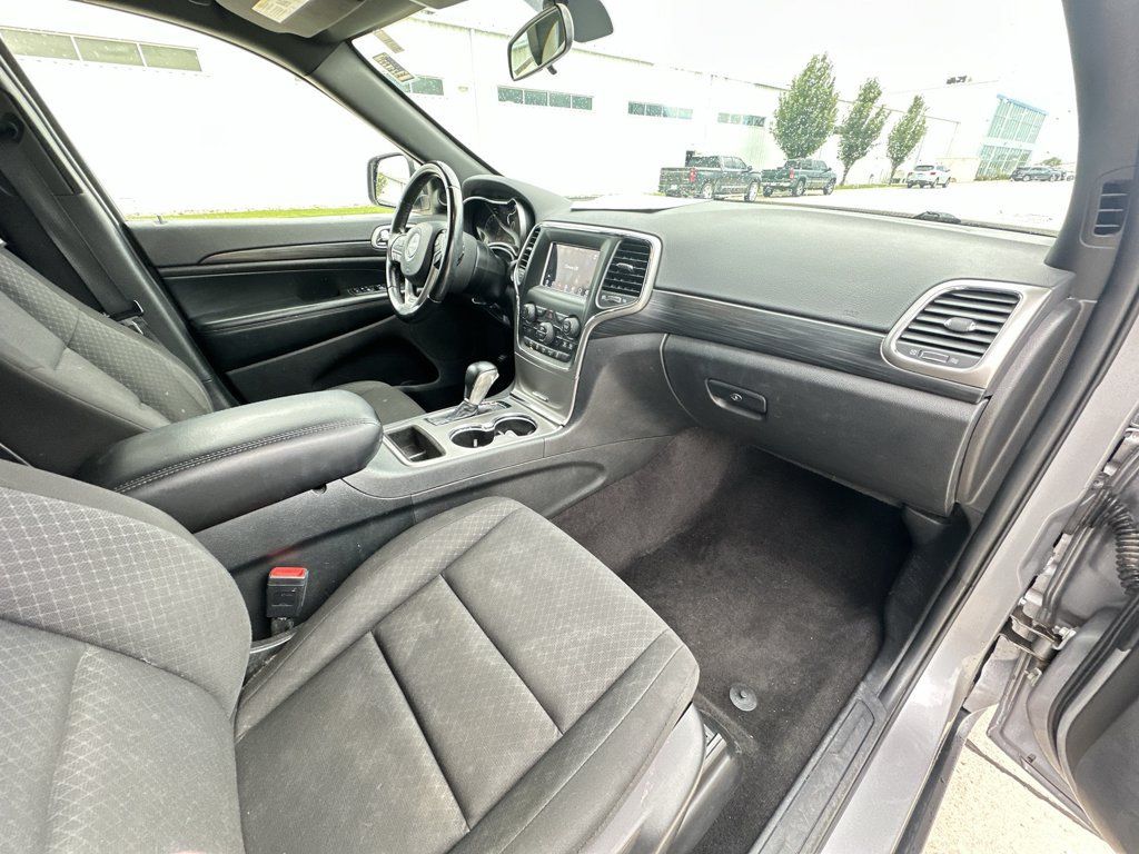 Used 2021 Jeep Grand Cherokee Laredo RWD image 27