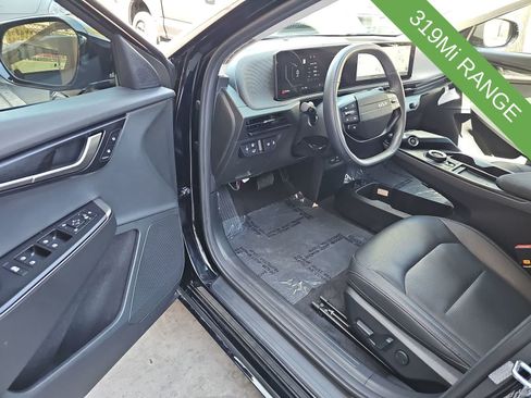 Used 2025 Kia EV6 Wind RWD image 10