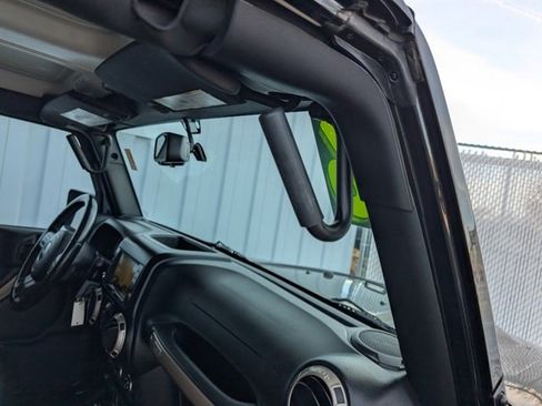 Used 2016 Jeep Wrangler Unlimited Sahara image 30