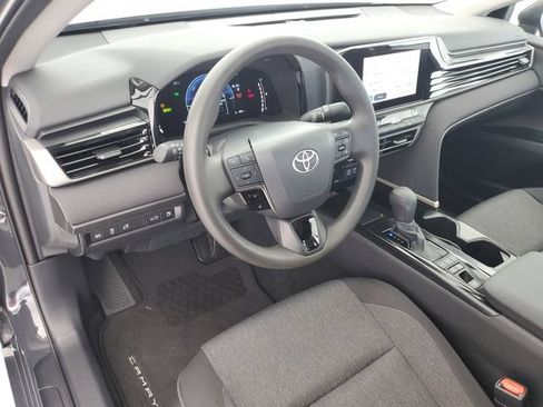 Used 2025 Toyota Camry LE w/ Convenience Package FWD image 19