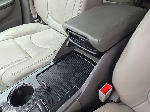Used 2016 Chevrolet Traverse LTZ AWD/4WD image 30