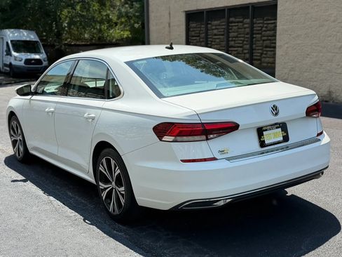 Used 2022 Volkswagen Passat 2.0T SE FWD image 8