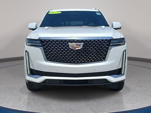 Used 2024 Cadillac Escalade Premium Luxury RWD image 3