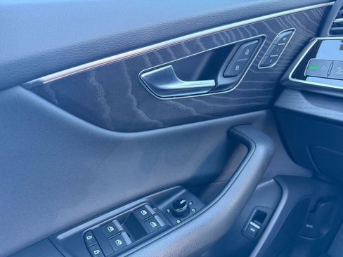 Used 2022 Audi Q8 Premium Plus w/ Premium Plus Package image 17