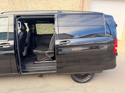 Used 2017 Mercedes-Benz Metris Passenger image 24