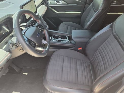 Used 2025 Ford Explorer ST-Line w/ Premium Package RWD image 11
