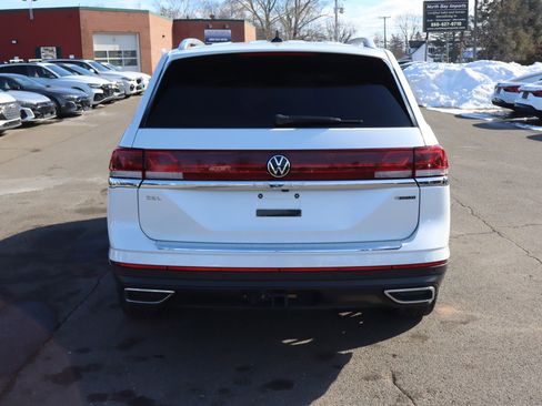 Used 2024 Volkswagen Atlas SEL AWD/4WD image 7