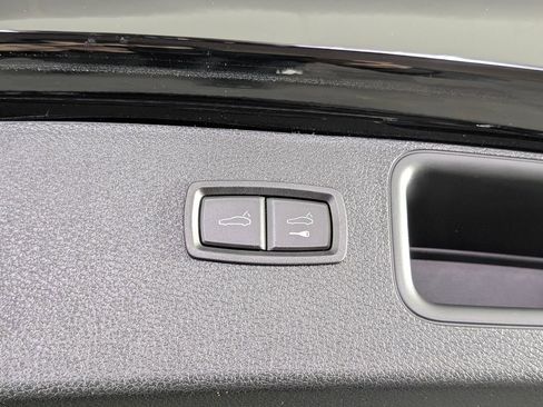 New 2026 Porsche Macan image 16