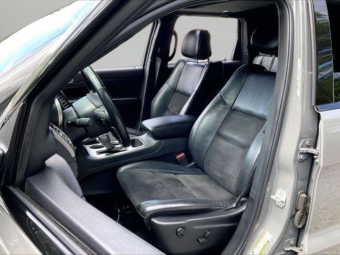 Used 2019 Jeep Grand Cherokee Altitude AWD/4WD image 22