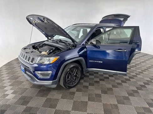 Used 2018 Jeep Compass Sport w/ Tech Group FWD image 12