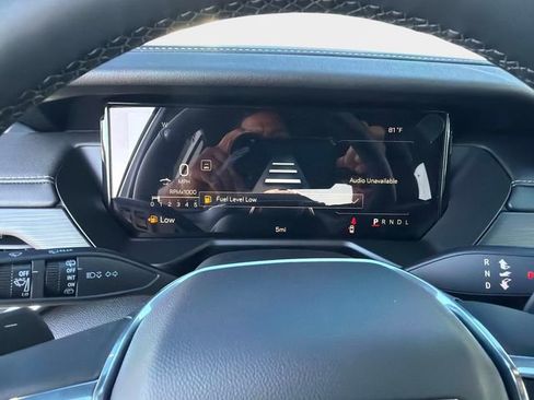 New 2026 GMC Acadia Elevation image 28