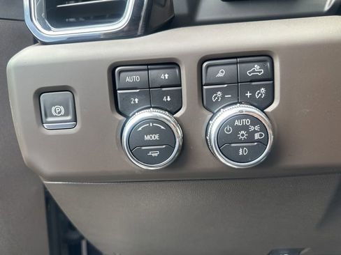 Used 2024 GMC Sierra 2500 Denali w/ Denali Reserve Package image 39