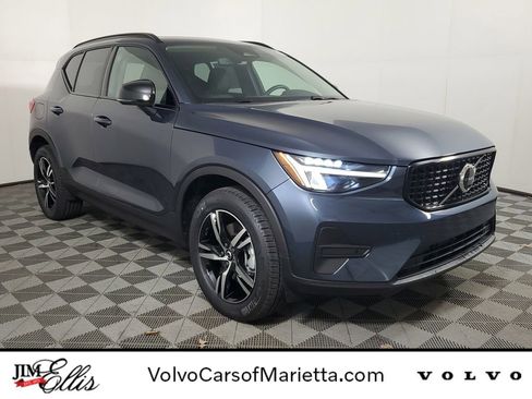 New 2026 Volvo XC40 B5 Core image 1