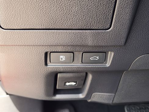 Used 2025 Lexus ES 300h w/ Premium Package image 25