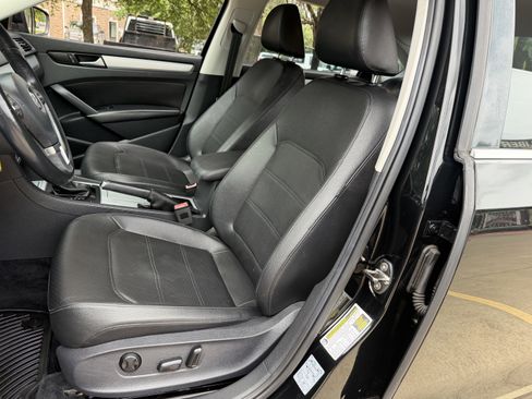 Used 2012 Volkswagen Passat 2.5 SE FWD image 19