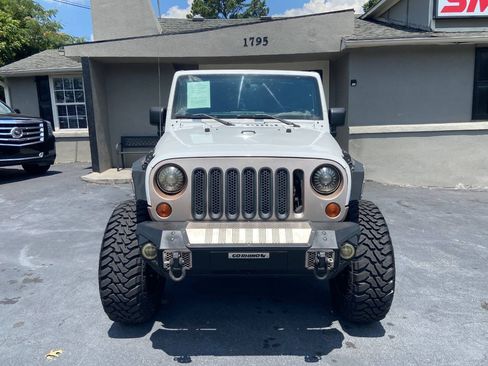 Used 2013 Jeep Wrangler Unlimited Sahara AWD/4WD image 3