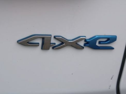 Used 2023 Jeep Wrangler Unlimited Sahara w/ Cold Weather Group AWD/4WD image 5