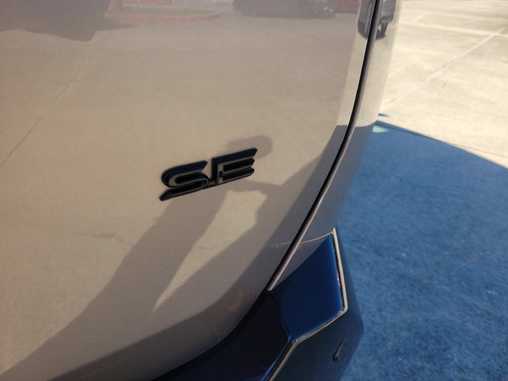 Used 2026 Toyota RAV4 SE w/ Convenience Package FWD image 7