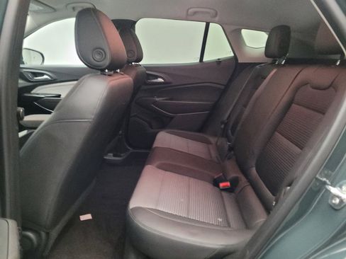 Used 2025 Chevrolet Trax LT w/ LT Convenience Package FWD image 18